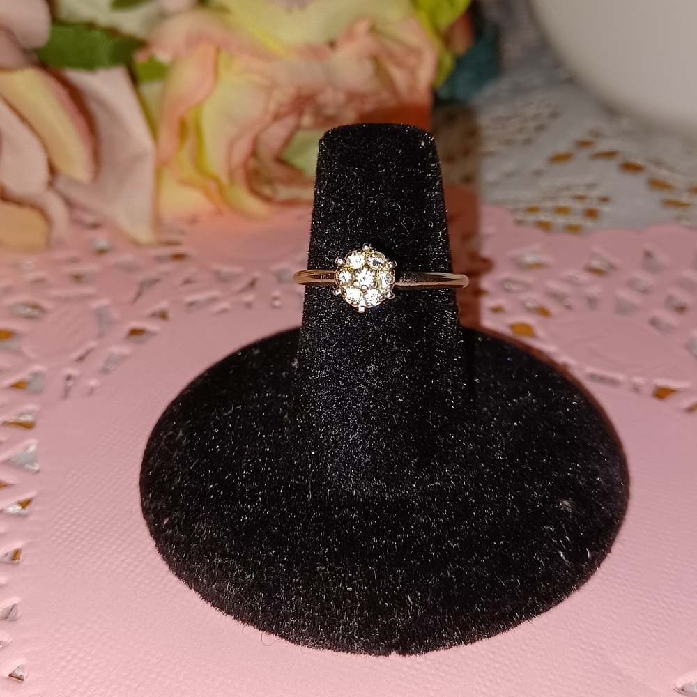 Size 6 diamond cluster ring in white gold